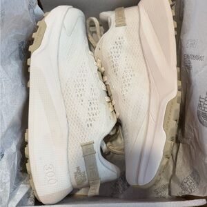 The North Face Women’s ALTAMESA 300